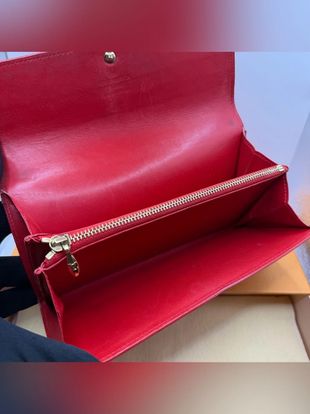 Louis Vuitton Pomme D’Amour Vernis Sarah Wallet